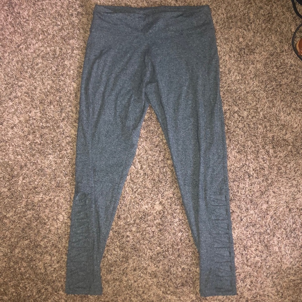Victoria Sport Capri Legging